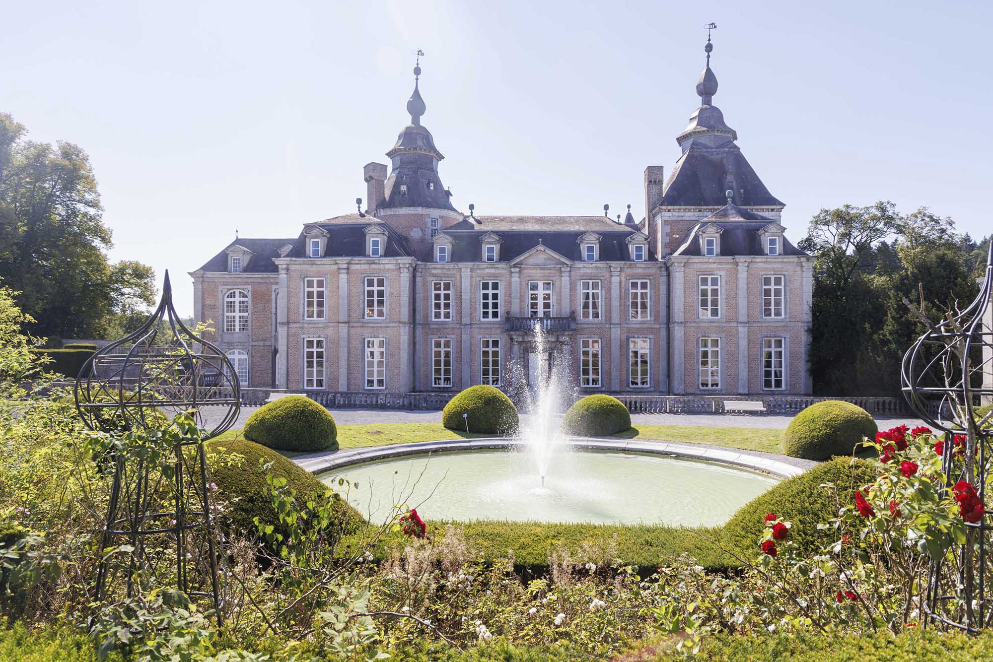 Het kasteel van Modave in de zomer