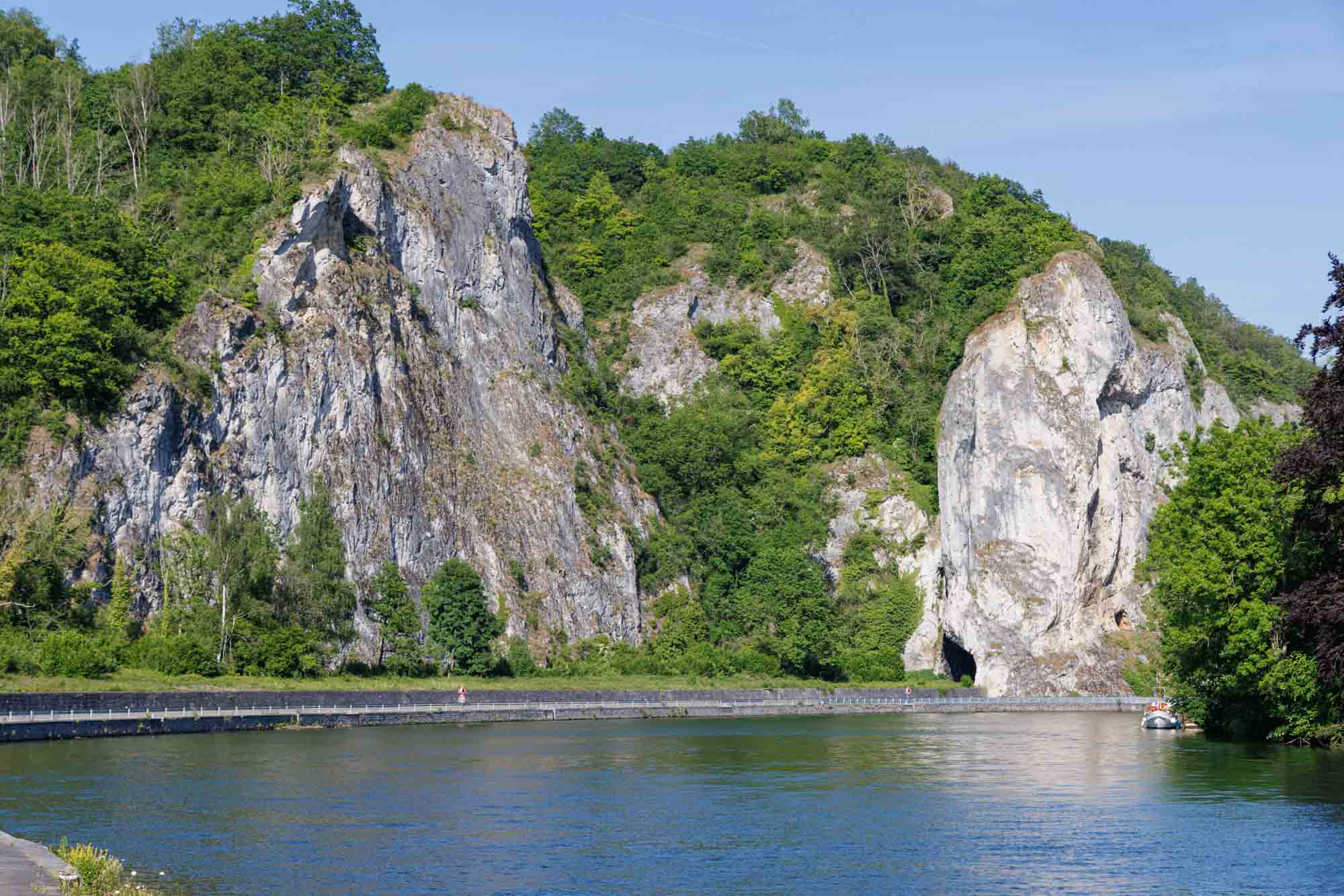 Le Rocher de Moniat surplombant la Meuse à Anseremme