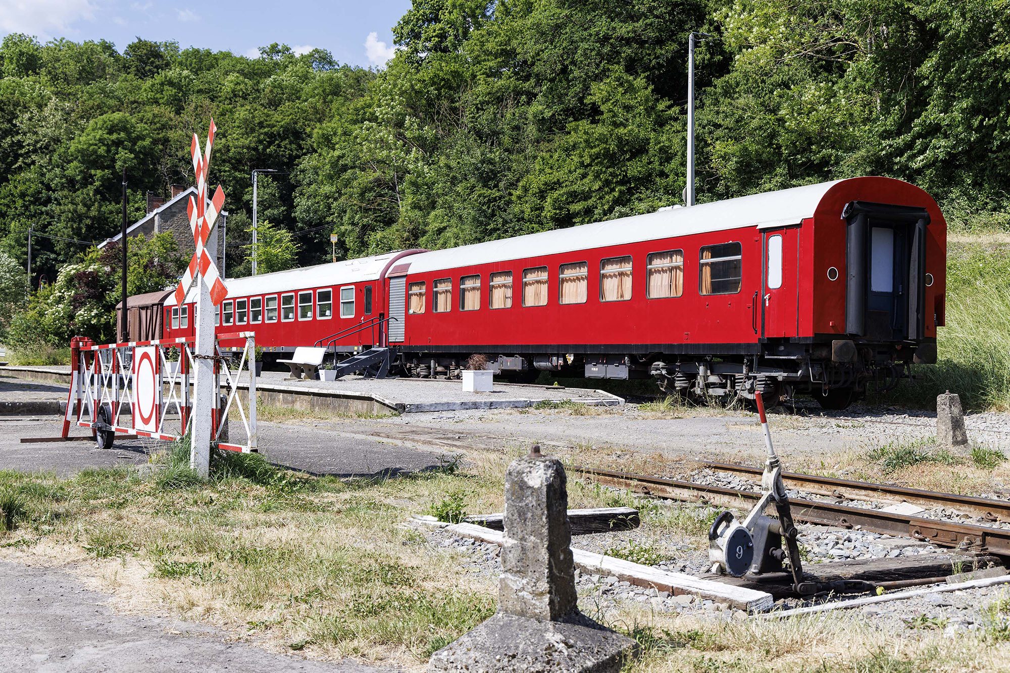 Ancienne voiture ferroviaire dans la région de Spontin